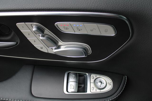 Mercedes-Benz V-KLASSE 300d / AMG / Exclusive / DC / 4-matic / Luchtvering / Pano / Elec Stoelen / Burmester / Vol Opties / NIEUWSTAAT.