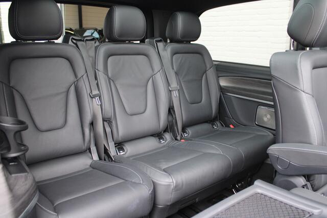 Mercedes-Benz V-KLASSE 300d / AMG / 4-Matic / 7-Persoons / Luchtvering / Pano / Elec Stoelen / Burmester / Vol Opties / NIEUWSTAAT.