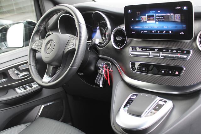 Mercedes-Benz V-KLASSE 300d / AMG / 4-MATIC / XXL / DC / Luchtvering / Elec Stoelen / Burmester / Vol Opties / NIEUWSTAAT