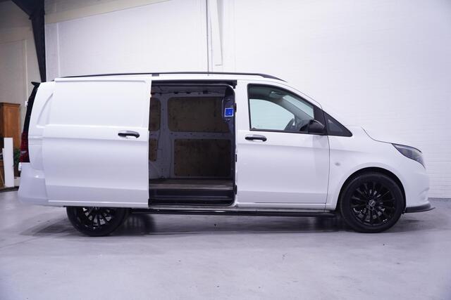 Mercedes-Benz VITO 114 CDI Lang Automaat Black&White Edition Airco Cruise Control, 19" LMV, Spoilers V+A, Sidebars Zwart, 3-Zits