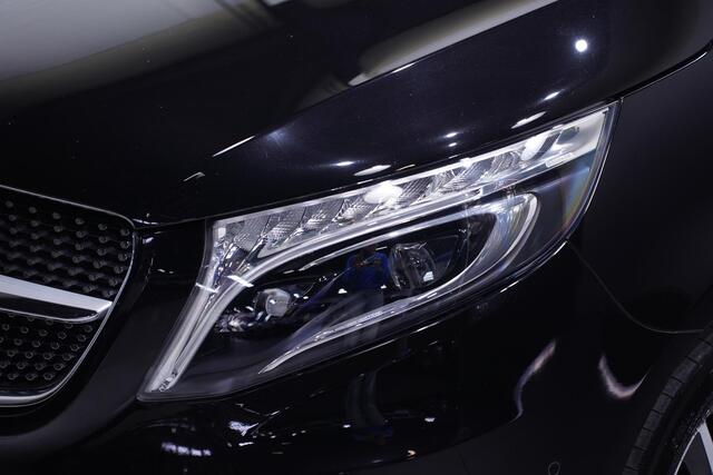 Mercedes-Benz VITO 114 CDI 136 pk Dubbel Cabine L2 Aut. 2x Schuifdeur LED Koplampen, Navi, Camera, 19" LMV, NAP, 5-Zits