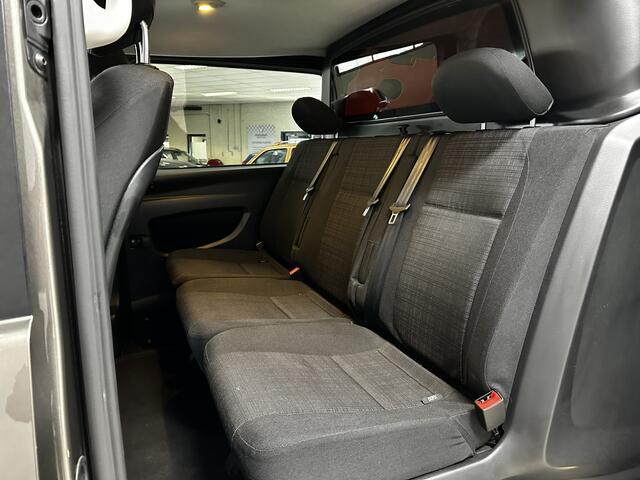 Mercedes-Benz VITO 114 CDI Lang DC Comfort Lease Edition/ Automaat!/ Trekhaak/ 2X Schuifdeur/ 19'' LMV/ Camera/ LED koplampen/ Navi/ Clima/ Cruise/ Elek. pakket/ Bluetooth/ Armsteun/ Multi. Sportstuur/ PDC V+A/ Extra getint glas.