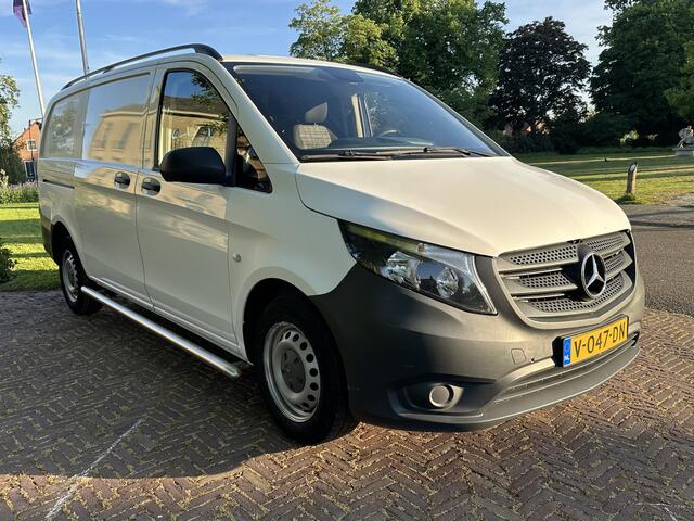 Mercedes-Benz VITO 111 CDI Lang Bestelauto van het Jaar editie Airco * Zeer netjes * 3 persoons