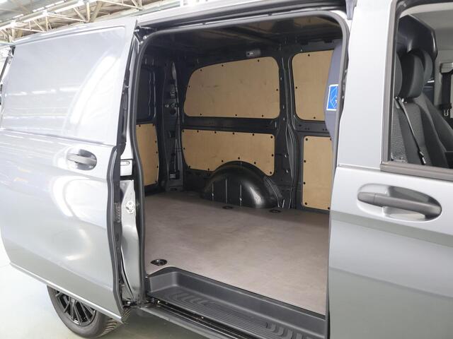 Mercedes-Benz VITO 116 CDI Aut. | Lang L2 | LM Velgen | Trekhaak | Cruise Control | Navigatie | 3-zits | Parkeercamera | Certified