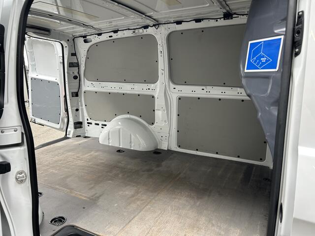 Mercedes-Benz VITO 114 CDI Lang / Trekhaak / Camera / Navigatie / Cruise control / Airco / Euro6 / Achterdeuren