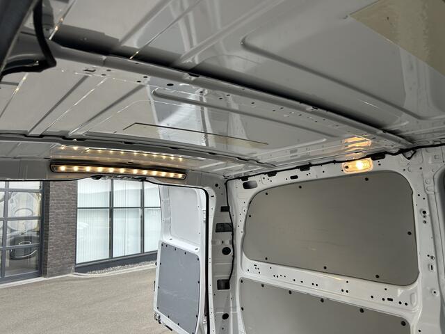 Mercedes-Benz VITO 114 CDI Lang / Trekhaak / Camera / Navigatie / Cruise control / Airco / Euro6 / Achterdeuren