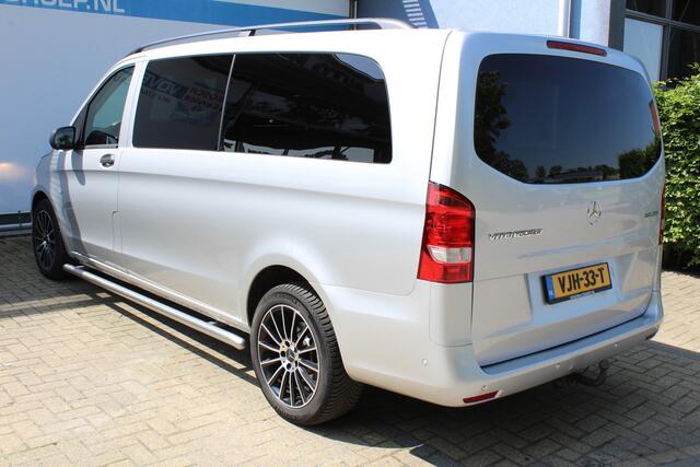 Mercedes-Benz VITO 116 CDI Extra Lang DC Comfort 6 Persoons | Incl. 12 maanden Garantie | Trekhaak | Achteruitrijcamera | Parkeersensoren V+A | Cruise controle | Navigatie | Climate controle | Schakelmogelijkheid aan stuurwiel | Getinte ramen | Sidebar | Dakrails |
