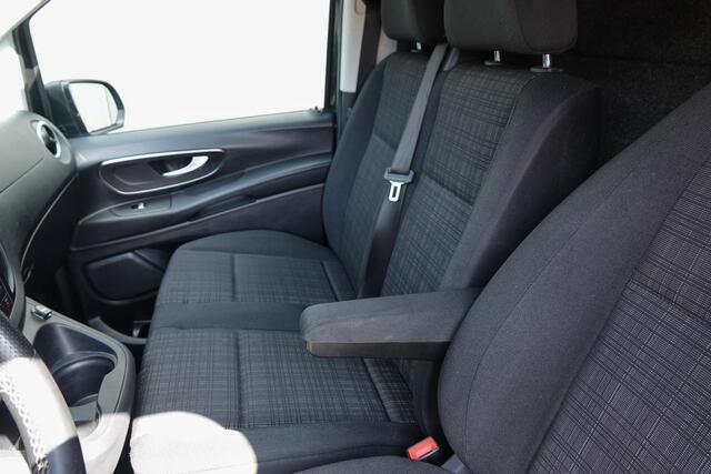 Mercedes-Benz VITO 114Cdi 136Pk Aut. | Lang | Trekhaak | Achteruitrijcamera | Sidebars | 17'' | Grafietgrijs