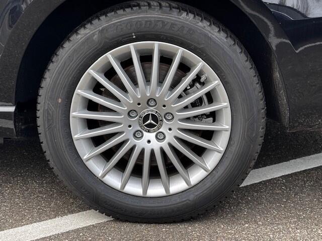 Mercedes-Benz VITO 119 CDI L3 Sportpakket l Dubbel Cabine l 4 x 4 l AIRMATIC l 360 gr Camera l 2,5t AHW | DISTRONIC | gewicht l MBUX l LEDER l Stoelverwarming l 2 x Schuifdeuren l Luchtvering l Luxe Lederen interieur l Geen BPM l