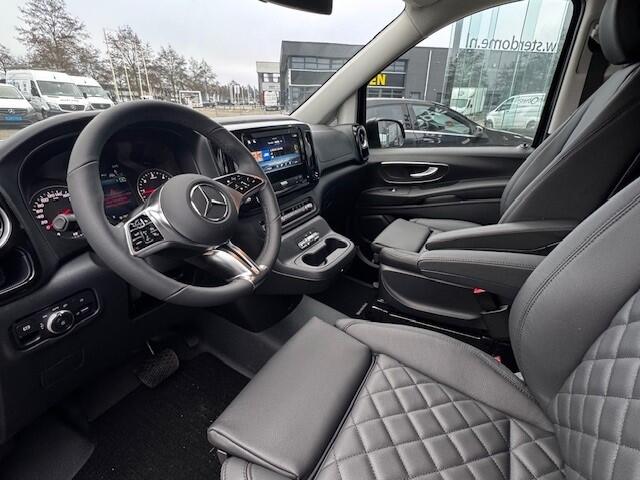 Mercedes-Benz VITO 119 CDI L3 Sportpakket l Dubbel Cabine l 4 x 4 l AIRMATIC l 360 gr Camera l 2,5t AHW | DISTRONIC | gewicht l MBUX l LEDER l Stoelverwarming l 2 x Schuifdeuren l Luchtvering l Luxe Lederen interieur l Geen BPM l