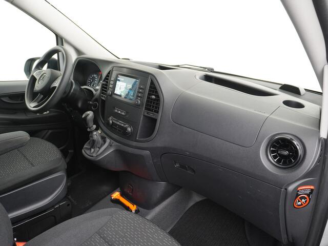 Mercedes-Benz VITO 116CDI 164PK Lang Navi PDC-v+a Camera ParkAssist Trekhaak Airco-CruiseC. Regen-Lichtsensor Bluetooth Schuifdeur Betonplex vloer Wandbetimmering + LedVerlichte-laadruim Dimlicht-Assist Tempmatik Warmtewerend-Glas Elektr-Spiegels+Verwarmd 2.000kg Trekvermo
