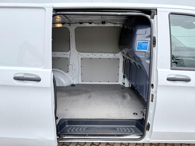 Mercedes-Benz VITO 114 2.1 CDI *Problem with 3rd gear* Automaat L2H1 Climate Control Standkachel Camera Trekhaak Navigatie