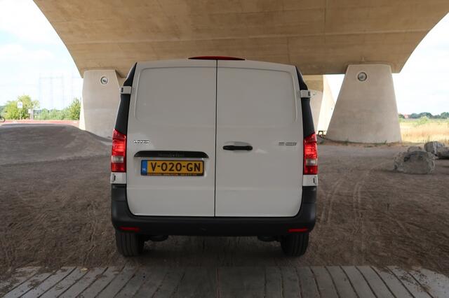 Mercedes-Benz VITO 111 CDI Functional L1, Drie zits