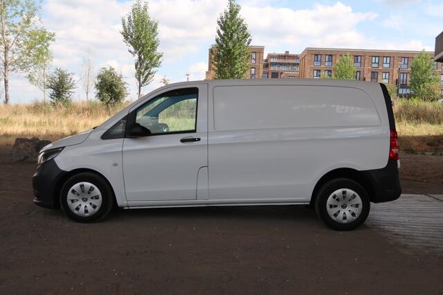 Mercedes-Benz VITO 111 CDI Functional L1, Drie zits