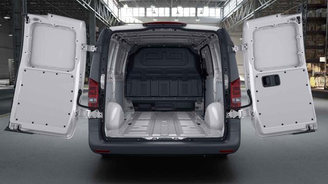 Mercedes-Benz VITO eVito 112 L2 66kWh