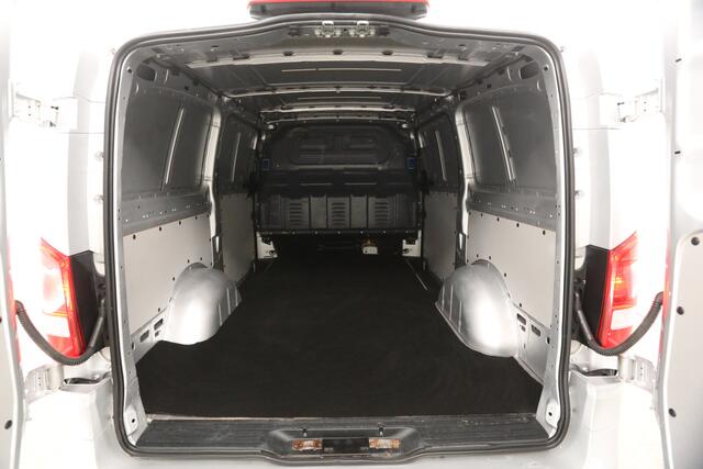 Mercedes-Benz VITO 114 CDI Lang Automaat Airco Camera Cruise Carplay LED Navi Trekhaak 3 Persoons 2xSchuifdeur 18"LMV PDC