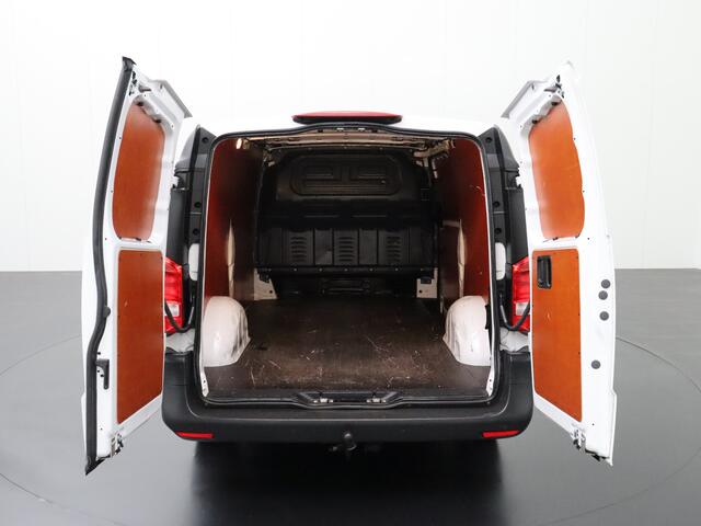 Mercedes-Benz VITO 114CDI Extra Lang Achterdeuren | Airco | Cruise | Camera | Multimedia | Trekhaak