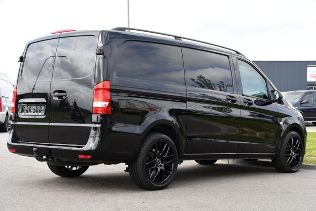 Mercedes-Benz VITO 116 CDI L2 Black Edition Cruise, Camera, Carplay, 164pk, Automaat, Sensoren, Trekhaak, Multimedia, LED, Stoelverwarming, Uniek!