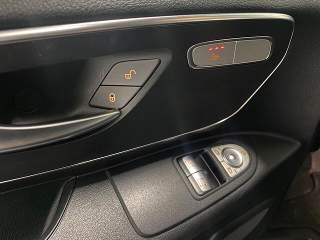 Mercedes-Benz VITO 116 CDI Lang 160PK Autom LED Koplamen 19 Inch AMG Velgen Camera ACC Standkachel Climate Control Trekhaak