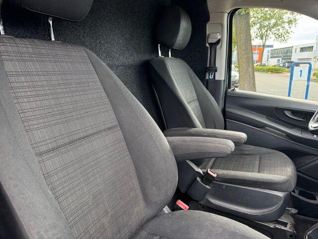 Mercedes-Benz VITO 114 CDI Lang Business Ambition Automaat Euro6 Airco/ECC,Cruisecontrol,Navigatie,Camera