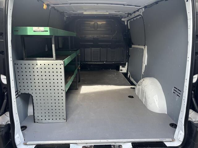 Mercedes-Benz VITO 111 CDI Lang Bestelauto van het Jaar editie Lange Uitvoering Airco Cv Trekhaak stoelverwarming