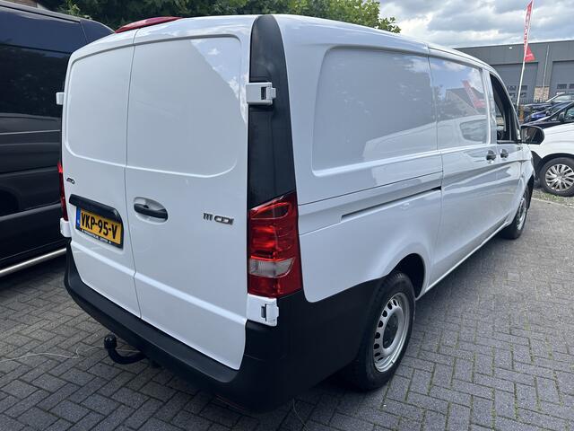 Mercedes-Benz VITO 111 CDI Lang Bestelauto van het Jaar editie Lange Uitvoering Airco Cv Trekhaak stoelverwarming