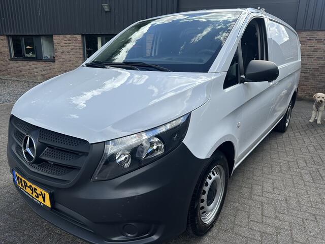 Mercedes-Benz VITO 111 CDI Lang Bestelauto van het Jaar editie Lange Uitvoering Airco Cv Trekhaak stoelverwarming