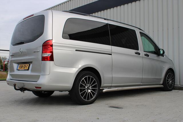 Mercedes-Benz VITO 116 CDI Extra Lang DC Comfort 6 P. | Incl. 12 maanden garantie | Trekhaak met 2000 kg trekgewicht | Achteruitrijcamera | Parkeersensoren | Cruise controle | Navigatie | Climate controle | Getinte ramen | Sidebar | Dakrails |