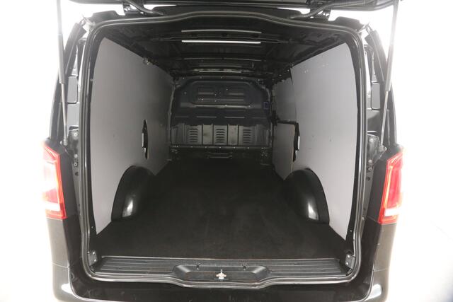 Mercedes-Benz VITO 114 CDI Lang | Aut. | Adap. Cruise | Camera | Clima | 3-Zits | Trekh. | Carplay | Parkeersens. | Stoelverw.