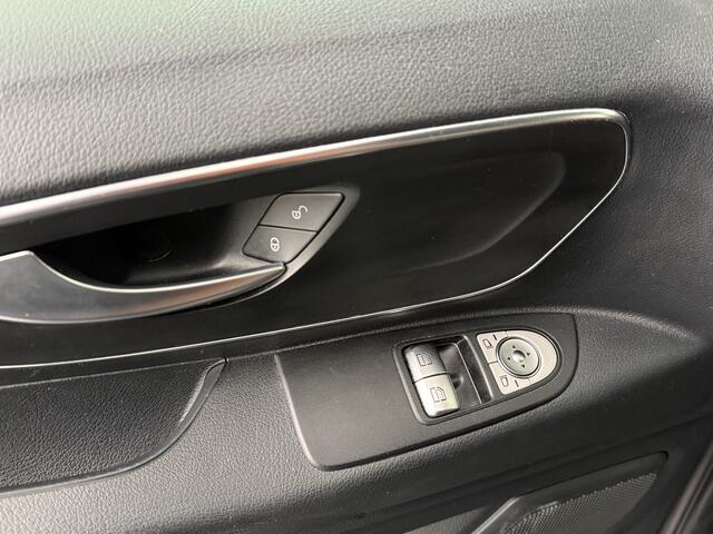 Mercedes-Benz VITO 7G-Tronic Automaat Lang Dubbele Cabine | Led | Leder | Navigatie | Camera | 2xSchuifdeur | Privacyglass