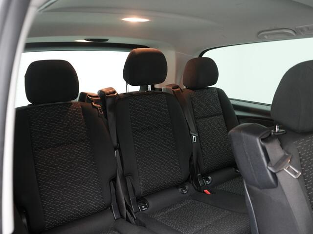 Mercedes-Benz VITO Tourer 116 CDI Select Extra Lang - 9 Persoons bus! - All Seasonbanden - Cruise Control - Achteruitrijcamera - Sidebars - Apple Carplay - Android Auto
