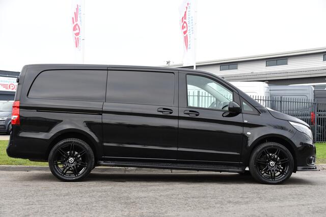 Mercedes-Benz VITO 119 CDI L2 4x4 Black Edition Camera, Cruise, Carplay, LED, Automaat, 190pk, Trekhaak, Multimedia, Sensoren, Uniek! 4Matic