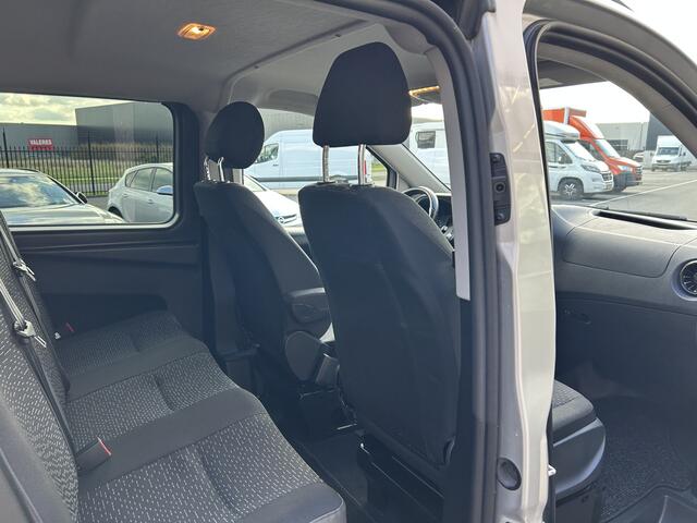 Mercedes-Benz VITO 116 CDI Lang Dubbele cabine / Distronic / Camera / Parkeersensoren / Navigatie / Airco