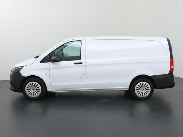Mercedes-Benz VITO 116 CDI | L2 | PRO | AUT. | 160 PK | ACHTERUITRIJCAMERA | 2500 KG TREKHAAK | CRUISE CONTROL | AIRCO | DODEHOEKDETECTIE | NAVIGATIE | 3-ZITS | COMFORT CHAUFFEURSSTOEL
