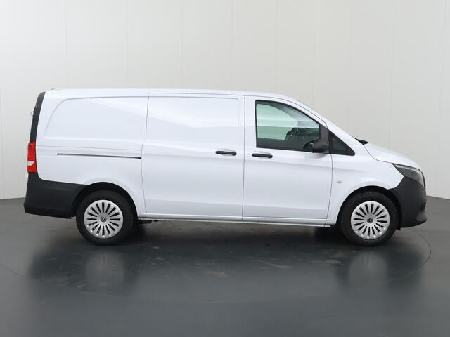 Mercedes-Benz VITO 116 CDI | L2 | PRO | AUT. | 160 PK | ACHTERUITRIJCAMERA | 2500 KG TREKHAAK | CRUISE CONTROL | AIRCO | DODEHOEKDETECTIE | NAVIGATIE | 3-ZITS | COMFORT CHAUFFEURSSTOEL