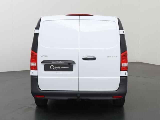 Mercedes-Benz VITO 116 CDI | L2 | PRO | AUT. | 160 PK | ACHTERUITRIJCAMERA | 2500 KG TREKHAAK | CRUISE CONTROL | AIRCO | DODEHOEKDETECTIE | NAVIGATIE | 3-ZITS | COMFORT CHAUFFEURSSTOEL