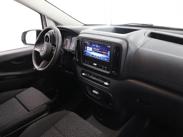 Mercedes-Benz VITO 116 CDI | L2 | PRO | AUT. | 160 PK | ACHTERUITRIJCAMERA | 2500 KG TREKHAAK | CRUISE CONTROL | AIRCO | DODEHOEKDETECTIE | NAVIGATIE | 3-ZITS | COMFORT CHAUFFEURSSTOEL