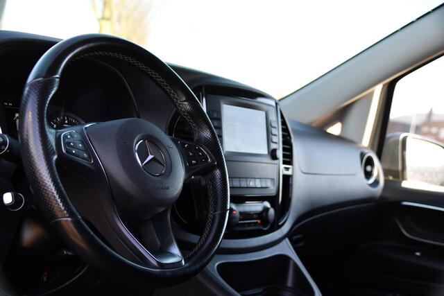 Mercedes-Benz VITO 119 CDI L2 PB Edition Camera, Cruise, Carplay, LED, 190pk, Clima, Automaat, mulitmedia, Trekhaak, Sensoren, Uniek!