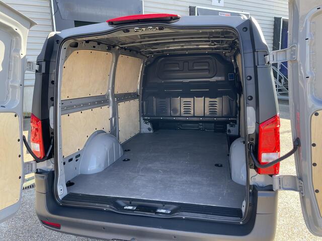 Mercedes-Benz VITO 116 CDI L2 Pro | DISTRONIC+| LEER | LED | TREKHAAK |