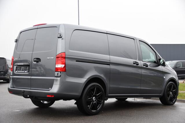 Mercedes-Benz VITO 116 CDI L2 PB Edition Camera, Cruise, Carplay, LED, Automaat, 164pk, Trekhaak, Stoelverwarming, Sensoren, Uniek!