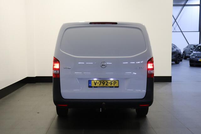 Mercedes-Benz VITO 111 CDI Extra Lang EURO 6 - Airco - Camera - Trekhaak - ¤8.950,- excl.