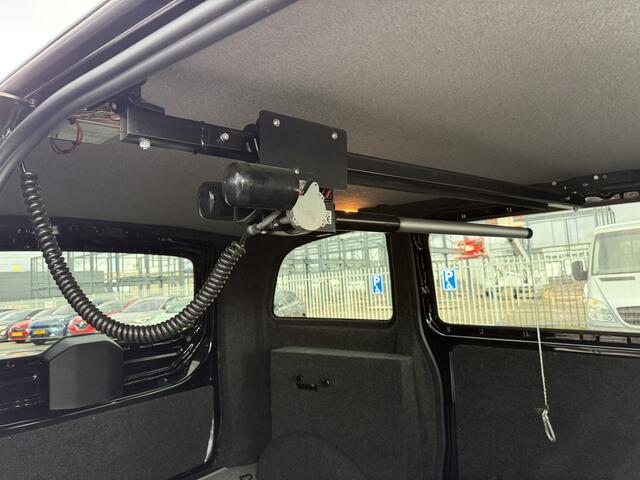 Mercedes-Benz VITO Rolstoelbus / Zelfrijder 116 CDI Automaat (Zeer complete en sportieve Vito met mooie aanpassingen!)