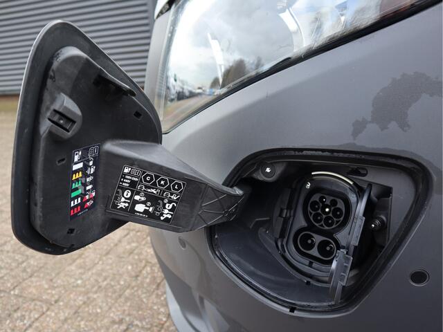 Mercedes-Benz VITO eVito 112 66 kWh AC+DC Snelladen SoH 97,4 % L2 Lang - Apple Carplay - Betimmerd