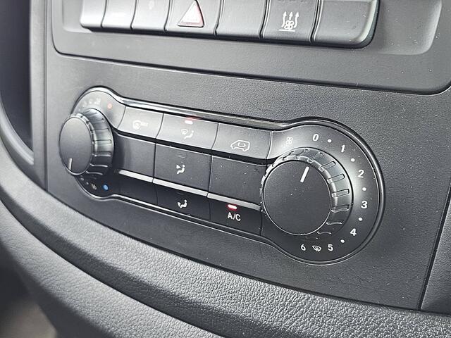 Mercedes-Benz VITO eVito 66 kWh LED Bumpers-Kleur Lm-Velgen 286KM WLTP Snelladen Achterdeuren!
