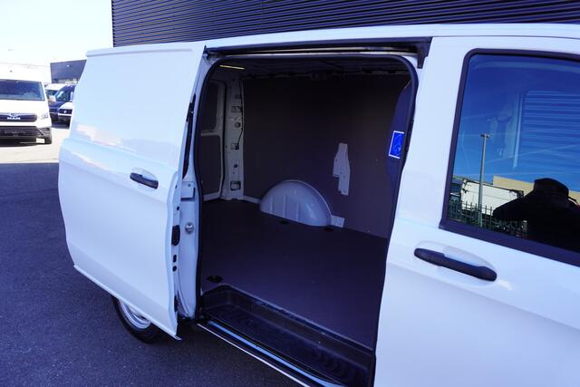Mercedes-Benz VITO 114 CDI 136pk Automaat Lang L2 Trekhaak Apple Carplay Camera Navi Stoelverwarming ACC Cruise control