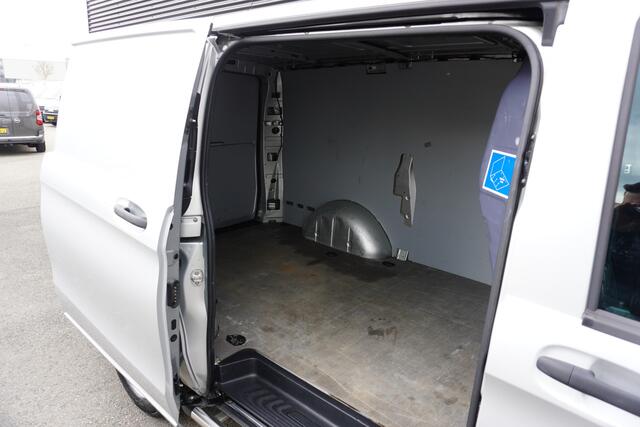 Mercedes-Benz VITO 114 CDI Automaat L2 Trekhaak Navigatie Camera Cruise control Airco Sidebars