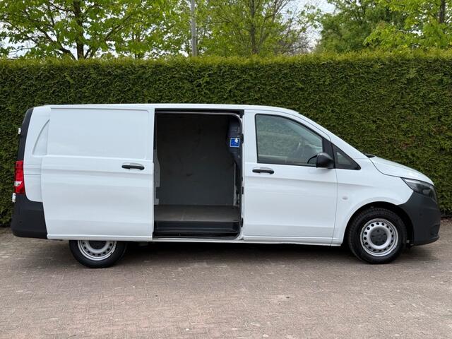Mercedes-Benz VITO 111CDI Lang / Airco / Cruise / Camera / Navi / Parkeersensoren / Trekhaak