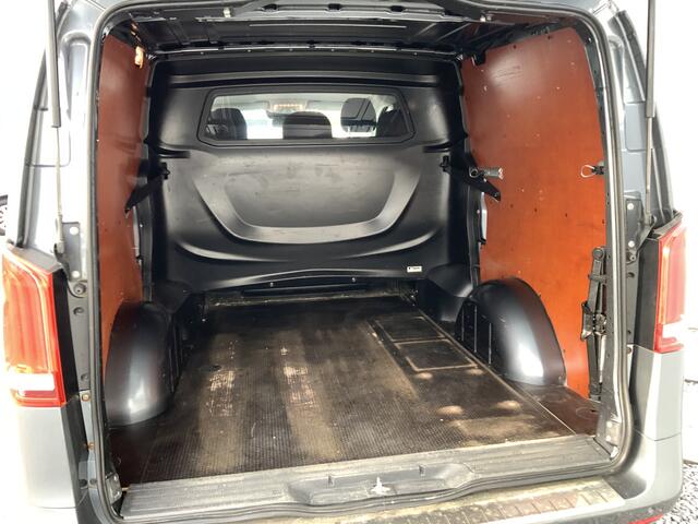 Mercedes-Benz VITO 114 CDI (Motor Probleem) Automaat Dub Cab Airco Cruise Camera Navi Alu Velg Alu Velg Side Bar 5 Zits Trekhaak 2500 kg Euro 6 (Auto Loopt op 3 Cilinders)