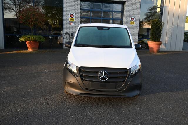 Mercedes-Benz VITO eVito 112 L2 60 kWh Snellader, Smartphone integratiepakket, Leder stuur, Winter pakket, Etc.