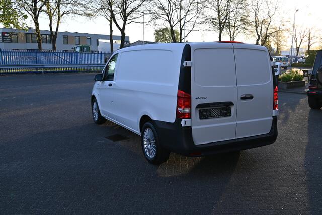 Mercedes-Benz VITO eVito 112 L2 60 kWh Snellader, Smartphone integratiepakket, Leder stuur, Winter pakket, Etc.